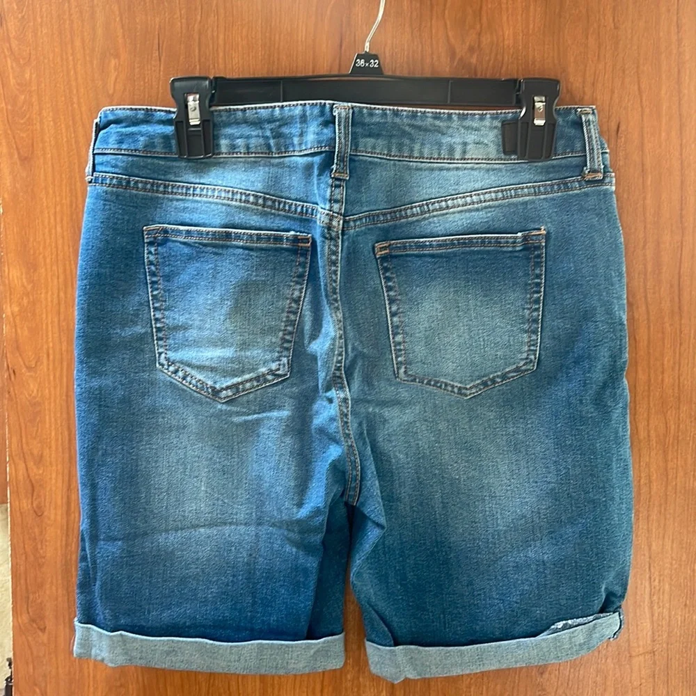 Short - Picture 2 of 2